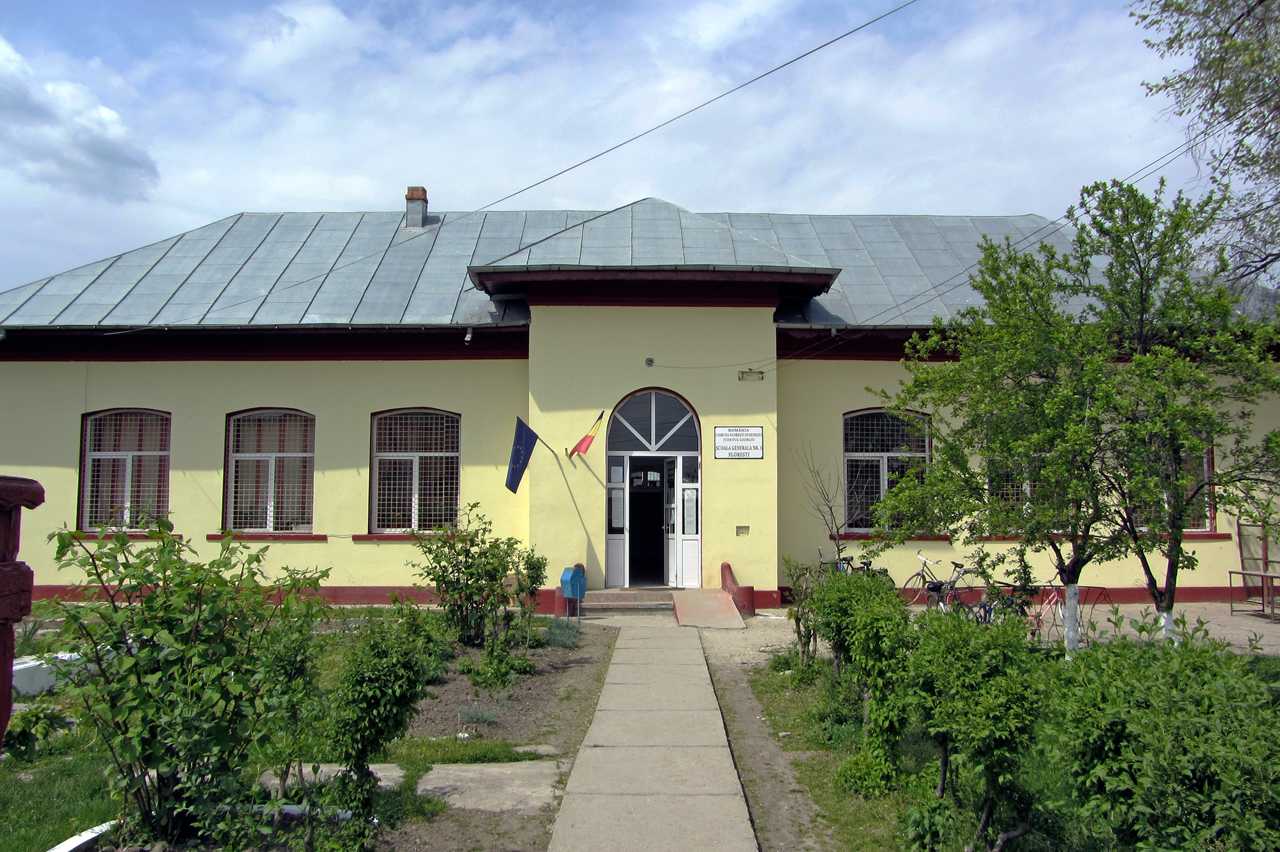 scoala floresti